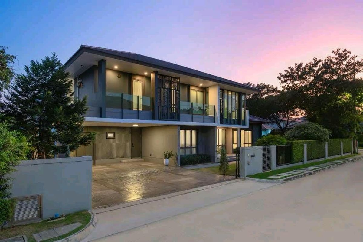 For SaleHousePhutthamonthon, Salaya : Luxury detached house for sale, Setthasiri Thawi Watthana Project with furniture and electrical appliances