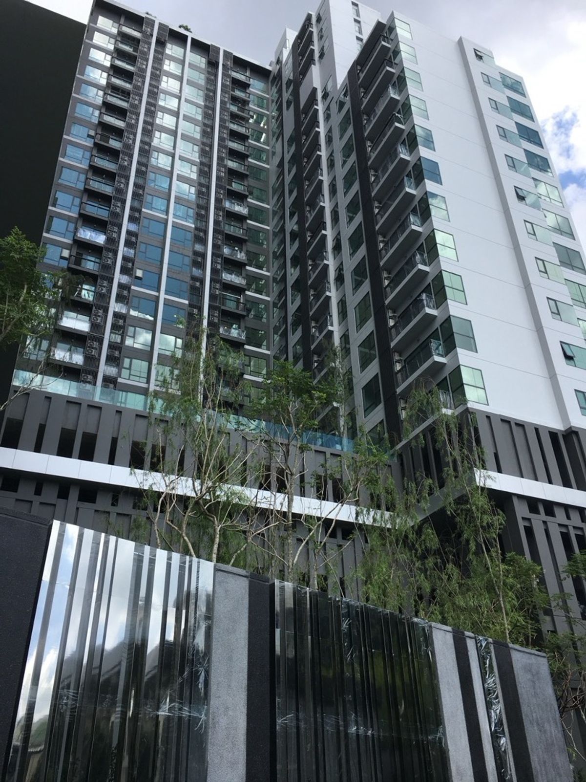 For SaleCondoSukhumvit, Asoke, Thonglor : Urgent sale with tenants. Price 5.25 million baht.