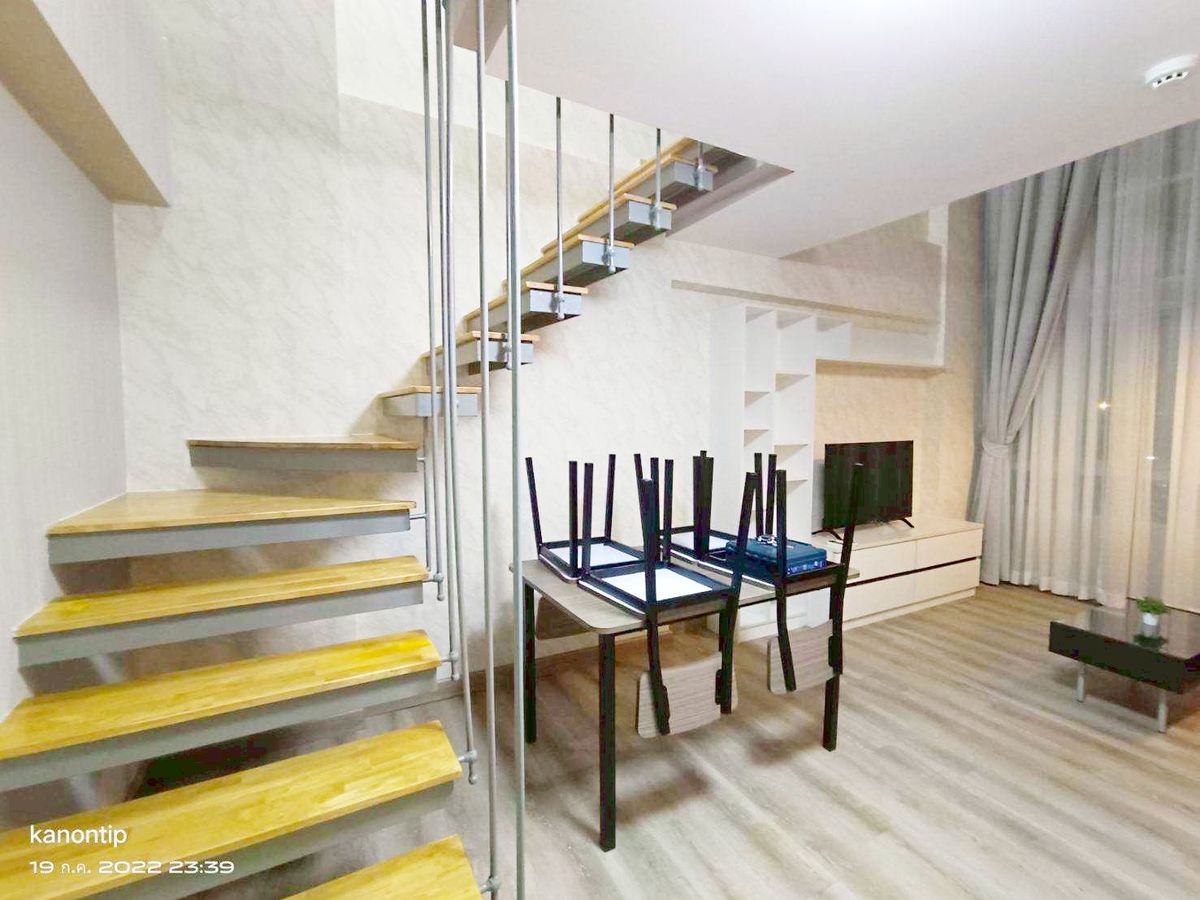 ให้เช่าคอนโดปทุมธานี รังสิต ธรรมศาสตร์ : 7/19/25ให้เช่าด่วน Zoom Condo 49 ราคา 15,000 บาท ห้องนอน 1  Dulex ขนาด 50 ตร.ม. ชั้น 5 วิวโครงการด้านหน้า  