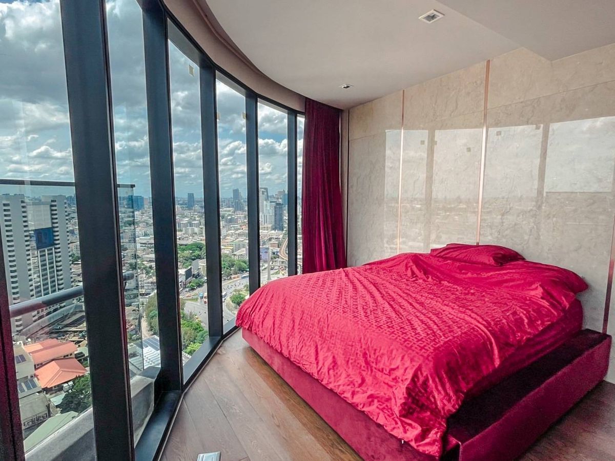 คอนโดอารีย์ อนุสาวรีย์ : 🏙️ Ideo Q Victory – Luxury Condo ติด BTS อนุสาวรีย์ฯ 🏙️ คอนโด High-Rise หรู ใจกลางเมือง เดินทางสะดวกสุดๆ ติด BTS อนุสาวรีย์ชัยฯ เพียงไม่กี่ก้าว ใกล้ King Power, รพ.พญาไท วิวเมืองสวย ห้องเพดานสูง พร้อมสิ่งอำนวยความสะดวกระดับพรีเมียม
