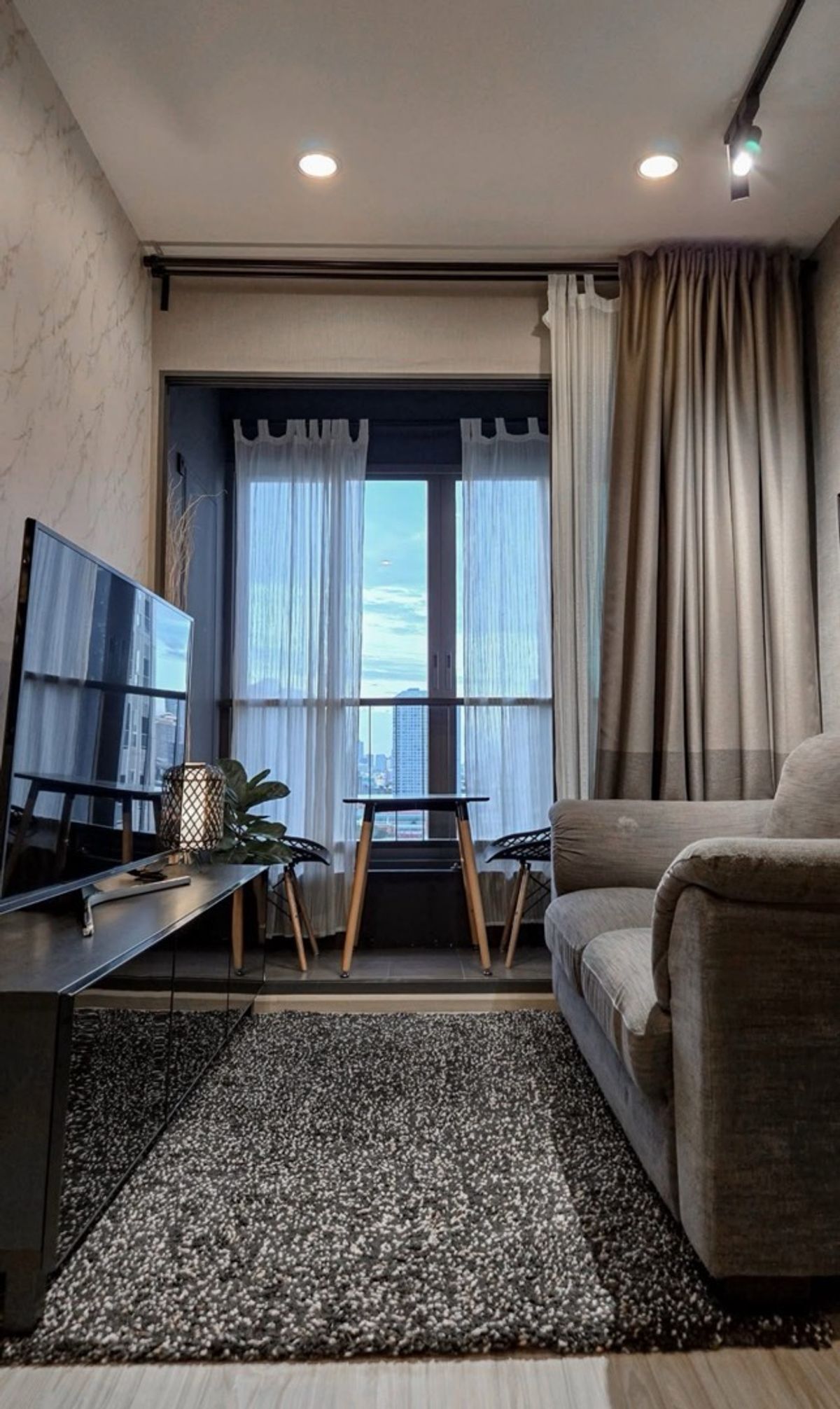 ให้เช่าคอนโดบางนา แบริ่ง ลาซาล : 💥Hot for rent 1br 31sq.m Ideo Mobi Suk Eastgate 15,000THB/Month with Fully furnish close to BTS Bangna 250m. ready to move in pls dm now!!!