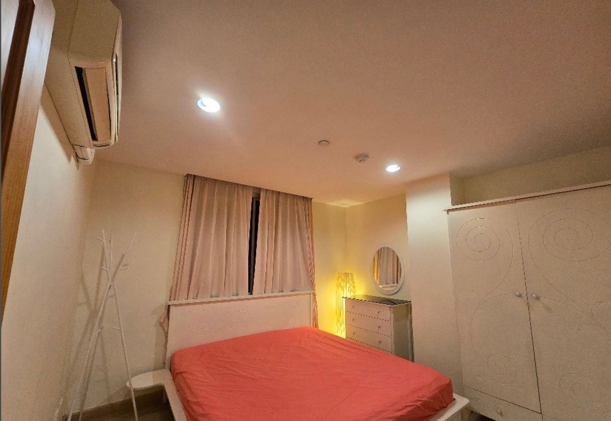 For RentCondoSathorn, Narathiwat : Rent The Station Sathorn - Bang Rak, big room, beautiful, located, ready to be near the Taksin Bridge. Interested in Atline.@841QLNR