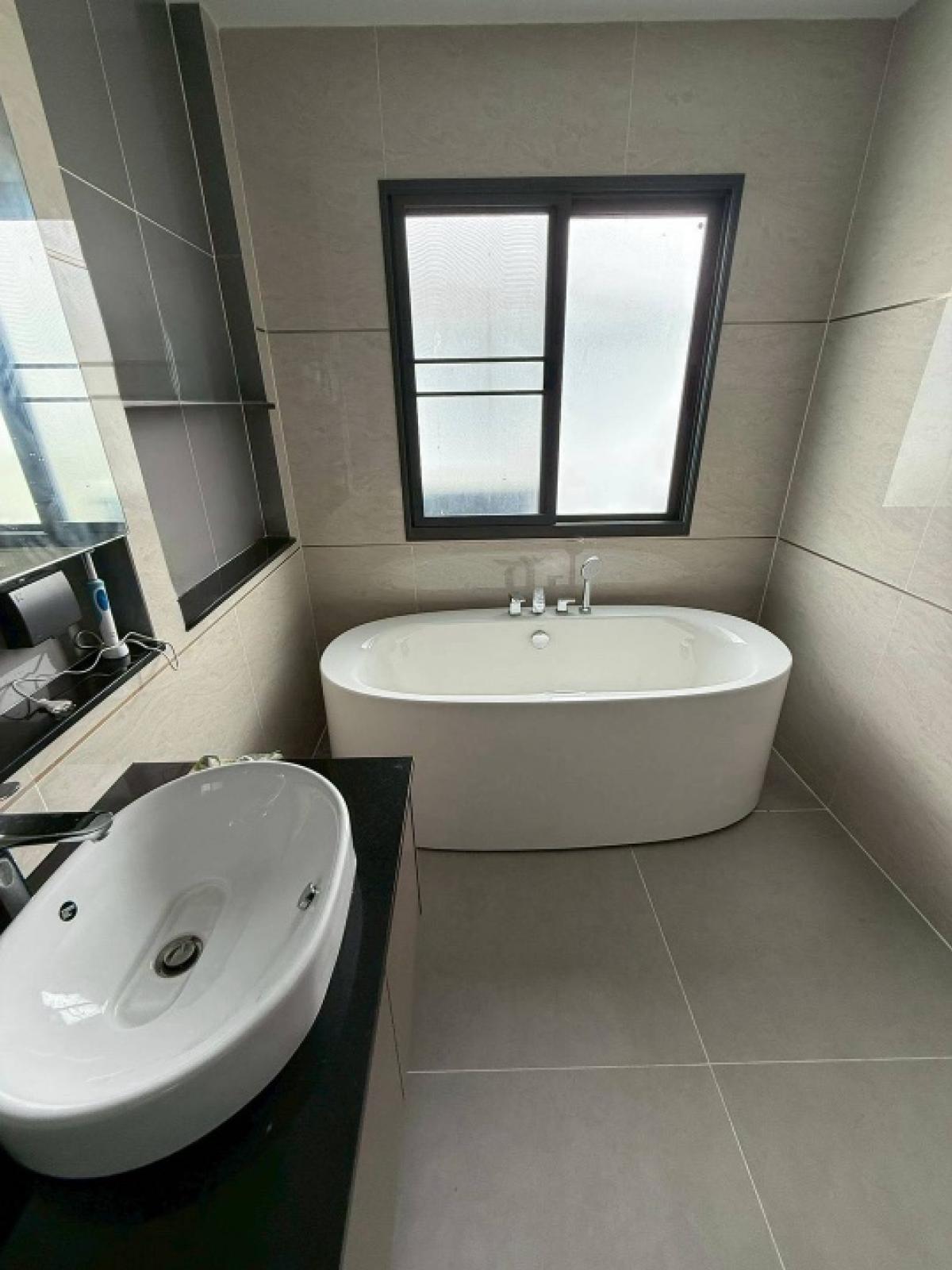 ขายบ้านพุทธมณฑล ศาลายา : ปรับลดราคา 2 ล้าน ขายบ้าน #เศรษฐสิริ ทวีวัฒนา ที่ดิน 116.1 ตร.วา บ้านหลังมุม พื้นที่กว้าง 🌿