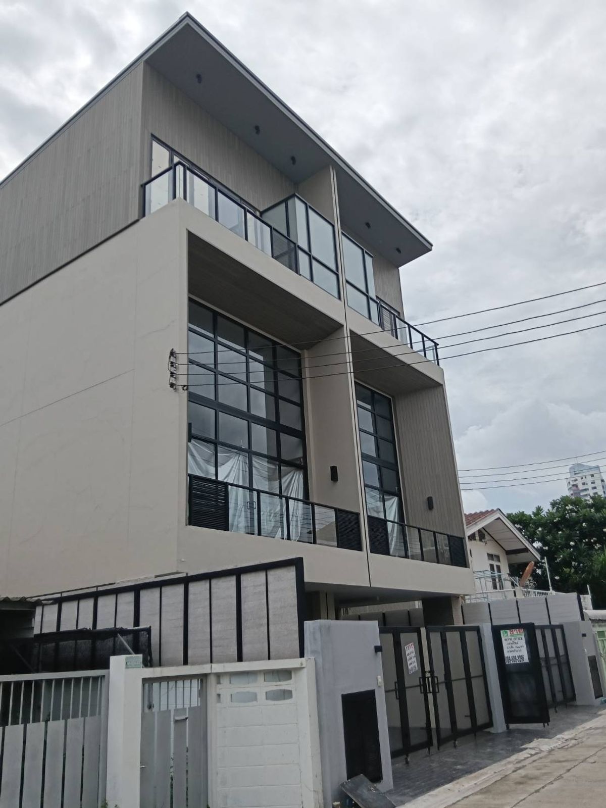 For SaleHome OfficeLadprao, Central Ladprao : Home Office, newly built near MRT Lat Phrao