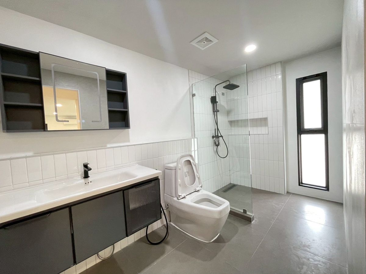 For SaleHousePattanakan, Srinakarin : Single house in Soi Phatthanakan, completely renovated, beautiful and new, modern style, ready to move in