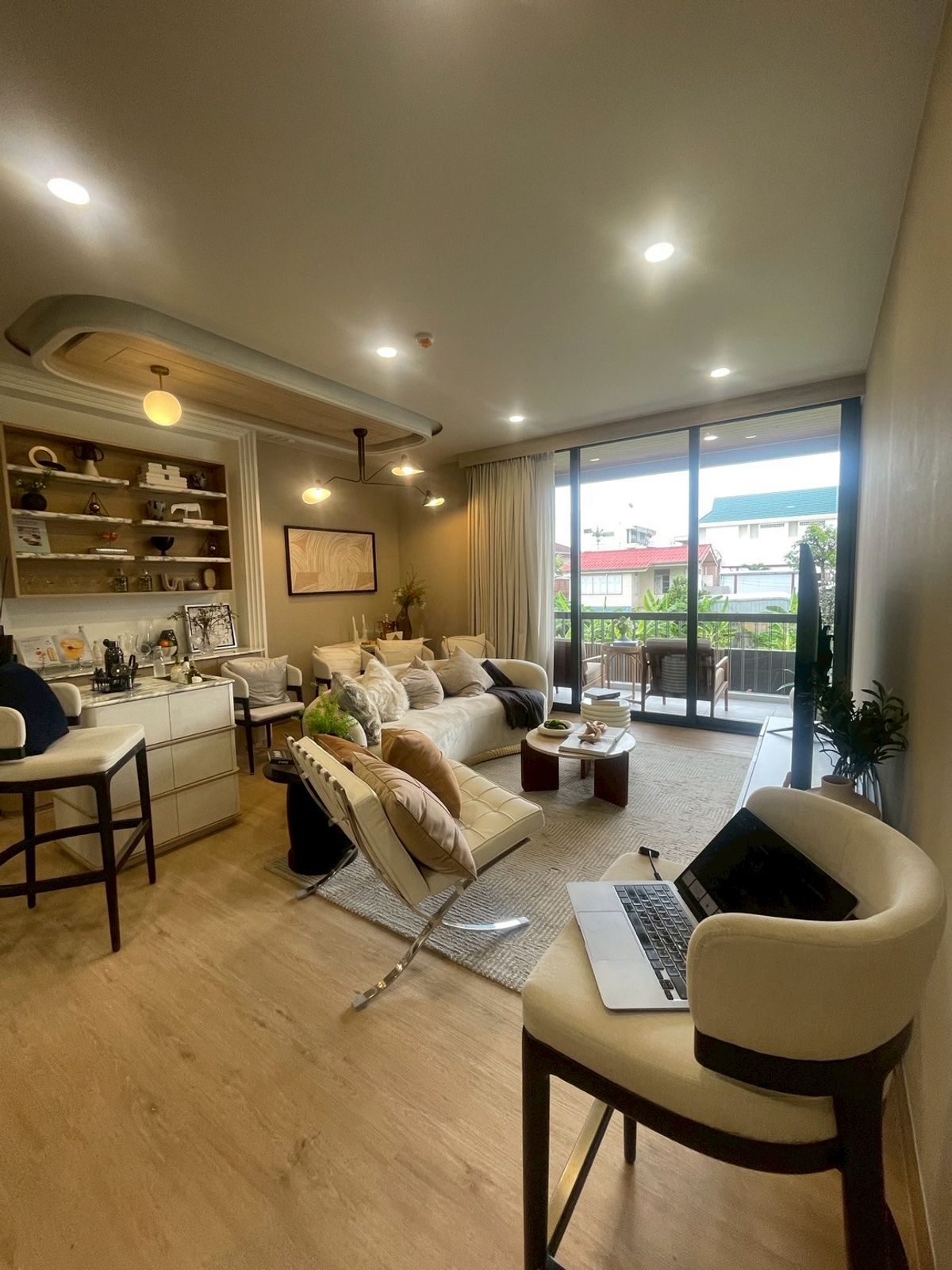 ขายคอนโดอารีย์ อนุสาวรีย์ : 1 Bedroom 2 Bathrooms 75 SQ.M Aritier Penthouse At Ari