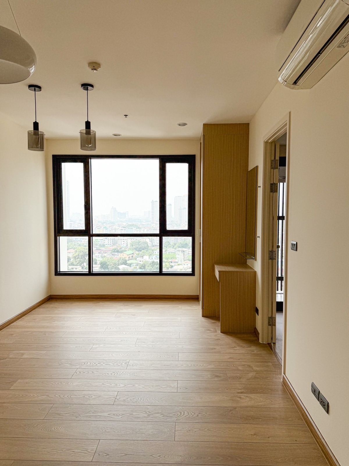 For SaleCondoWongwianyai, Charoennakor : (Code SM1295) Condo for sale Fuse Sathorn - Taksin Fuse Sathorn - Taksin near BTS Wongwian Yai