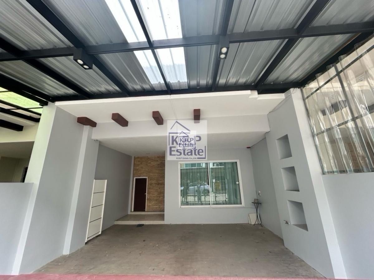 For RentTownhomeSathorn, Narathiwat : Rent a townhome Thanaphat House with furniture