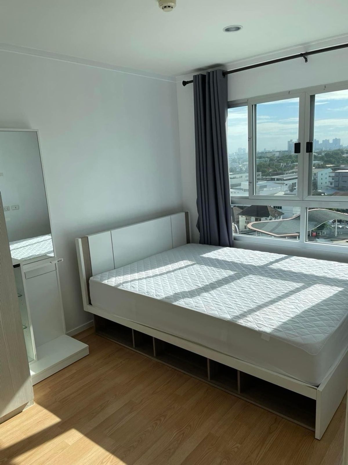 For RentCondoOnnut, Udomsuk : Condo for rent, Lumpini Ville Sukhumvit 77/2 Building A, Floor 8, Room 30 Sq. City View There is a separate zone, bedroom, living room, complete furniture with 9,500/month electrical appliances.