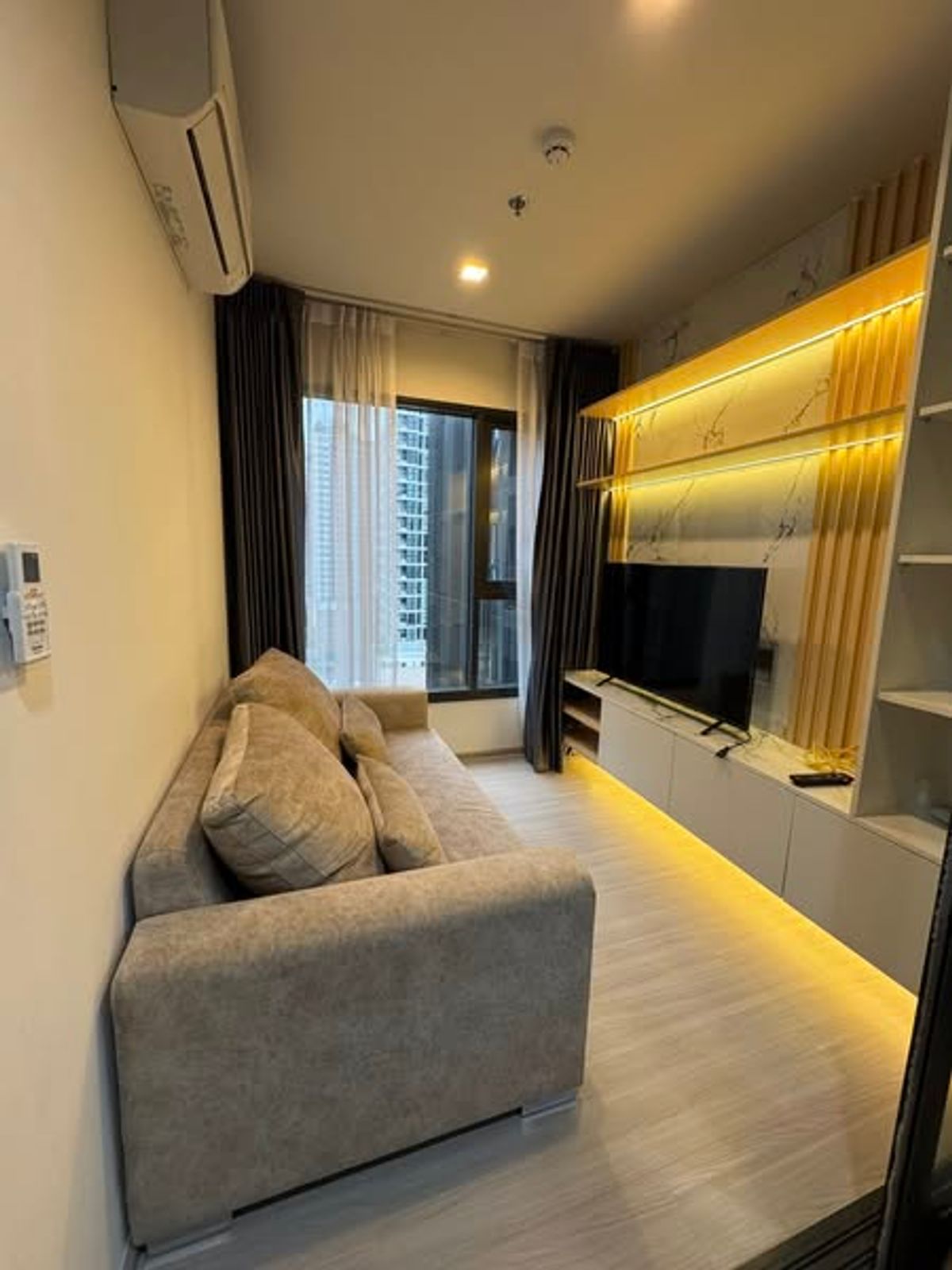 ให้เช่าคอนโดพระราม 9 เพชรบุรีตัดใหม่ RCA : ✨Condo for Rent : Life Asoke Hype (( MRT Rama 9)) AP-02 ( line : @condo91 )