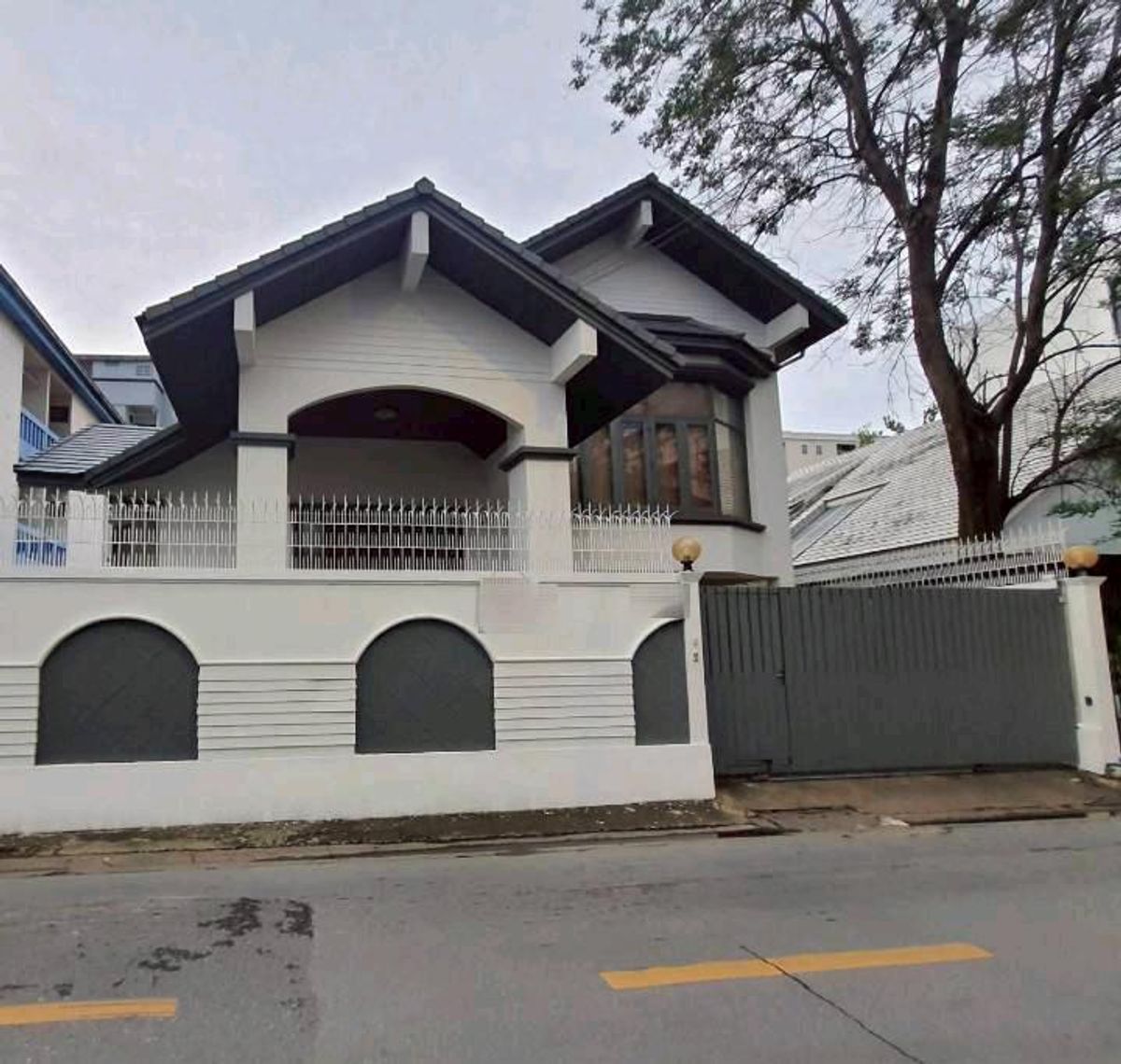 HouseRatchadapisek, Huaikwang, Suttisan : 🏠 Rent a detached house, Ratchada 36 (Soi Suea Yai) / Lat Phrao-Wang Hin