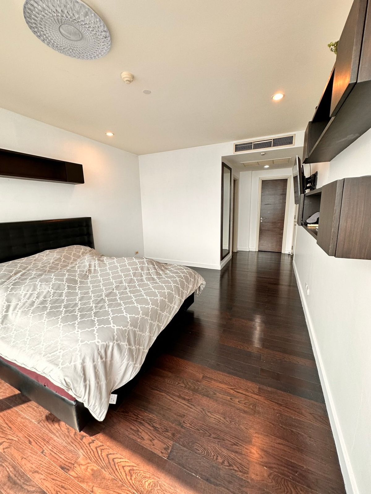 For RentCondoWongwianyai, Charoennakor : 🏢 Condo for rent: Watermark Chaophraya (Chao Phraya) Property Code | 📌LNP-C4989