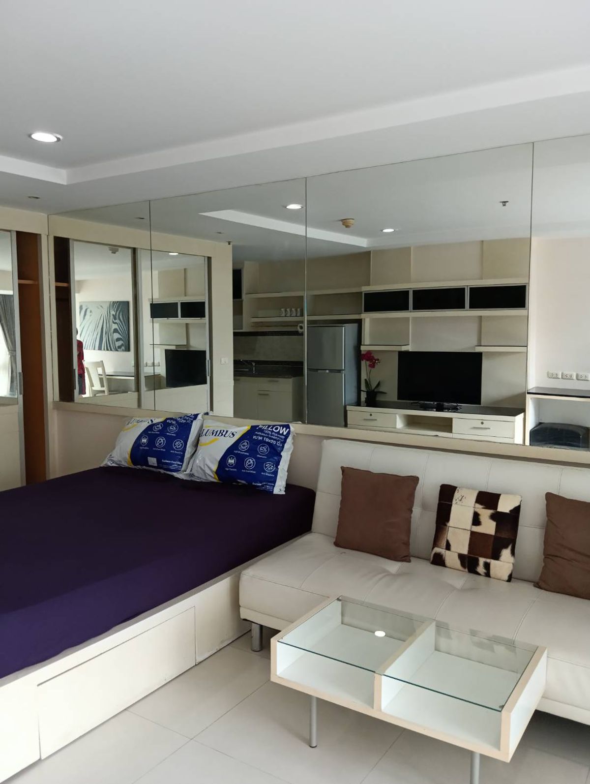 For RentCondoNana, North Nana,Sukhumvit13, Soi Nana : Trendy Sukhumvit 13 Condominium for Rent 15,000 Baht