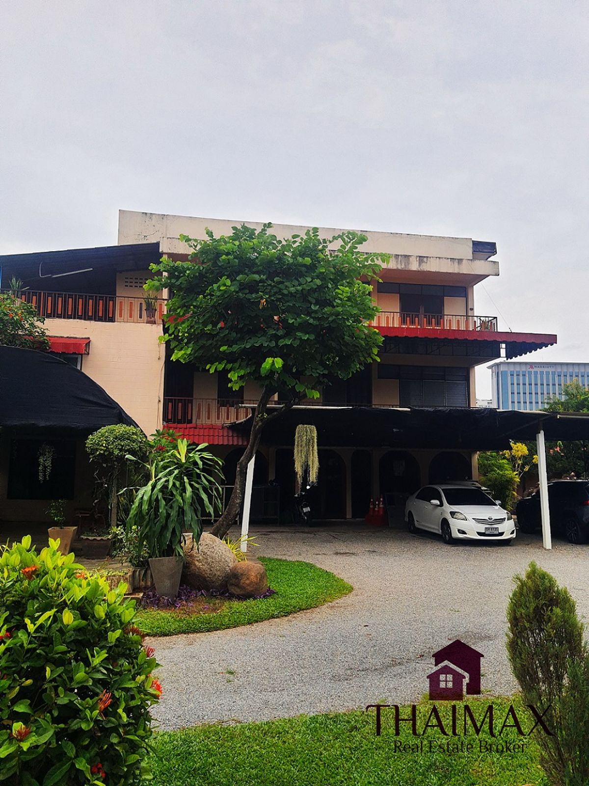 For SaleLandChiang Mai : Beautiful plot of land for sale, good location, 313 sq.m., Tha Phae Road in the heart of Chiang Mai