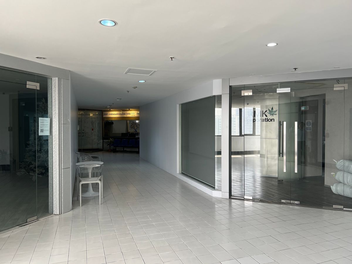 For SaleOfficeRama9, Petchburi, RCA : Office for Sale – Prime Location in Rama 9 CBD Chamnan Phenjati Business Center – 16th Floor