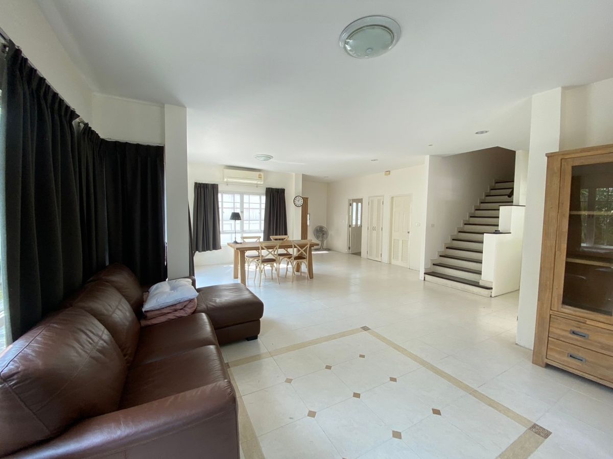 ขายบ้านนวมินทร์ รามอินทรา : ขายบ้านเดี่ยว สราญสิริ รามอินทรา  หลังใหญ่สุดในโครงการหมู่บ้าน  พื้นที่เยอะ ใกล้สวน หน้าบ้านโล่ง โปร่งสบาย