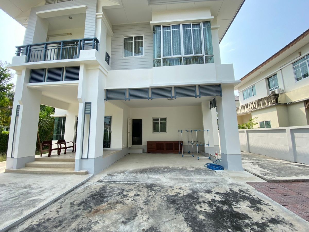 ขายบ้านนวมินทร์ รามอินทรา : ขายบ้านเดี่ยว สราญสิริ รามอินทรา  หลังใหญ่สุดในโครงการหมู่บ้าน  พื้นที่เยอะ ใกล้สวน หน้าบ้านโล่ง โปร่งสบาย