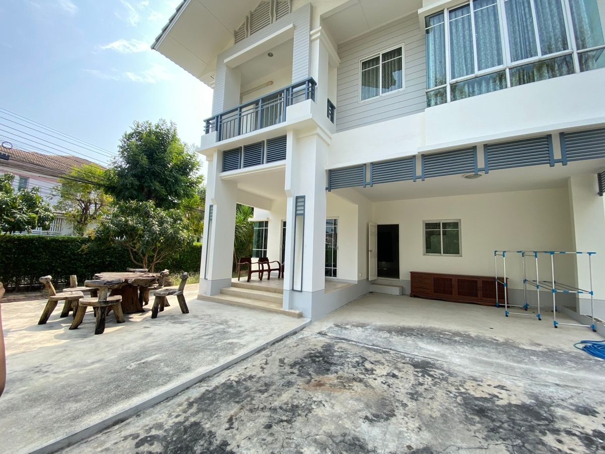 ขายบ้านนวมินทร์ รามอินทรา : ขายบ้านเดี่ยว สราญสิริ รามอินทรา  หลังใหญ่สุดในโครงการหมู่บ้าน  พื้นที่เยอะ ใกล้สวน หน้าบ้านโล่ง โปร่งสบาย