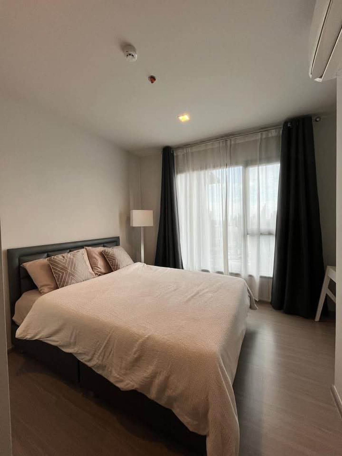 For RentCondoRama9, Petchburi, RCA : Rent Life Asoke Rama 9, price 21,000 baht