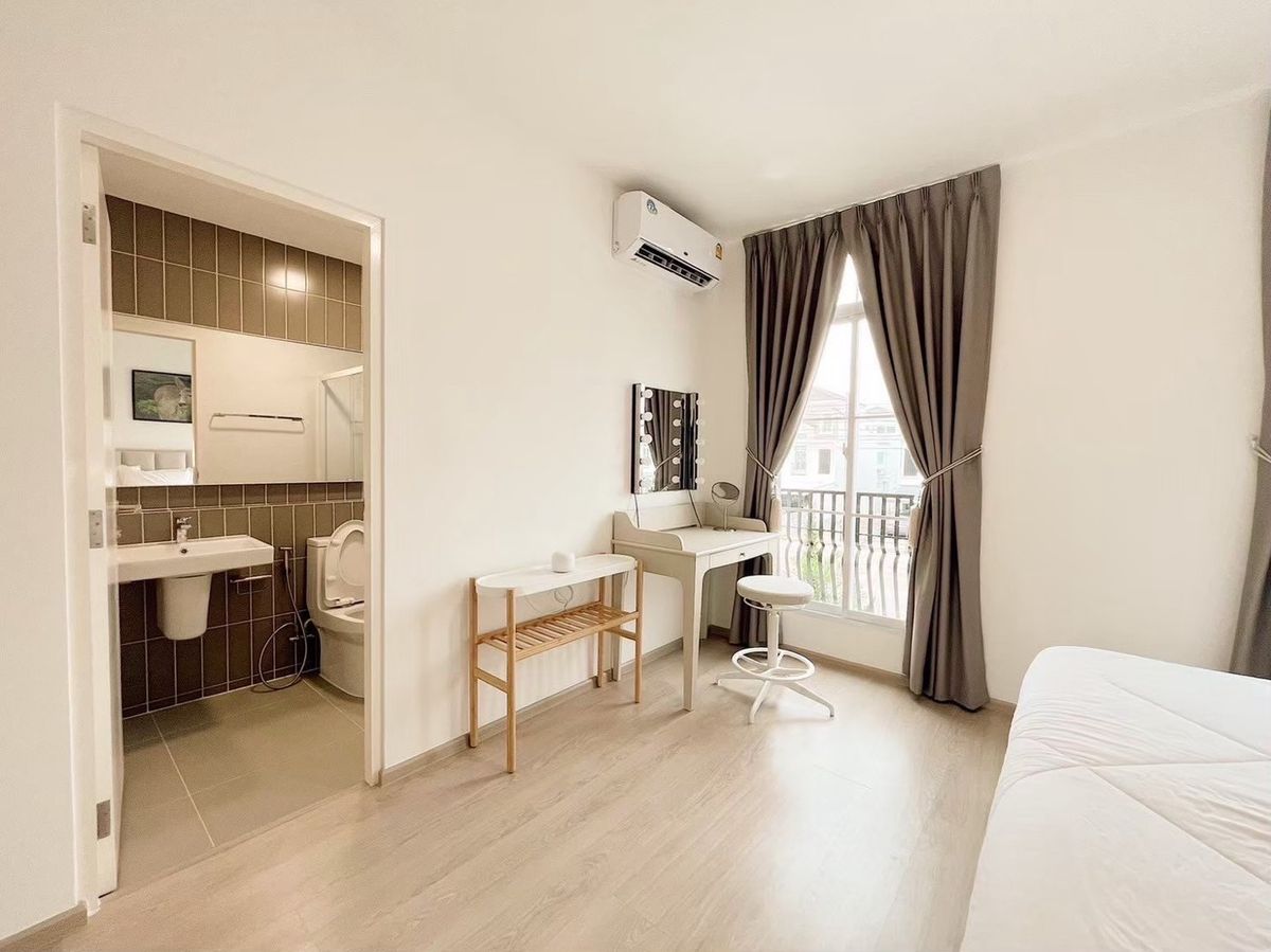 For RentTownhomeBangna, Bearing, Lasalle : 💥ForRent💥3Bed • Indy2 Bangna Ramkhamhang2 🏡 Near Mega Bangna‼️  Ready to move in ‼️  Fully Furnished ✨