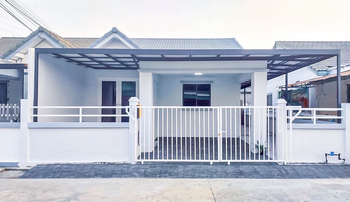 ขายศรีราชา แหลมฉบัง บ้านบึง : สอบถามโทร : 095-155-6591 หมู่บ้านศรีราชาทาวเวอร์ 2 ถนนเก้ากิโล ขายบ้านแฝด 36 ตารางวา 2 ห้องนอน รีโนเวทใหม่หมดทั้งหลัง โดยวิศวกรมืออาชีพ เลือกใช้วัสดุอย่างดี เกรดพรีเมี่ยม