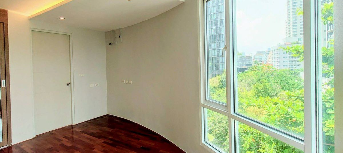 ขายคอนโดสุขุมวิท อโศก ทองหล่อ : 🏢 เบเวอรี่ 33 สุขุมวิท 33  ห้องมุม ไม่บล็อกวิว