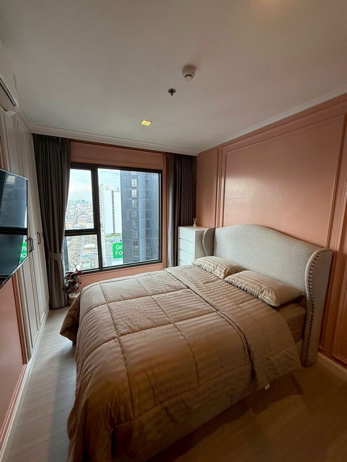 ให้เช่าคอนโดพระราม 9 เพชรบุรีตัดใหม่ RCA : For Rent : Life Asoke Rama 9 
MRT Phara Rama 9 
( 32 Sqm. & 25th Floor )