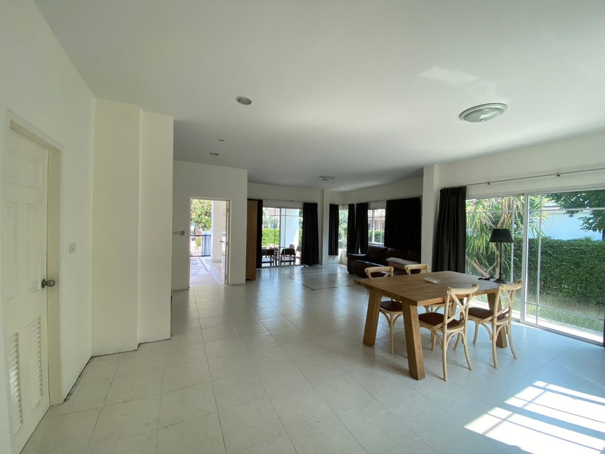 ขายบ้านนวมินทร์ รามอินทรา : ขายบ้านเดี่ยว สราญสิริ รามอินทรา  หลังใหญ่สุดในโครงการหมู่บ้าน  พื้นที่เยอะ ใกล้สวน หน้าบ้านโล่ง โปร่งสบาย