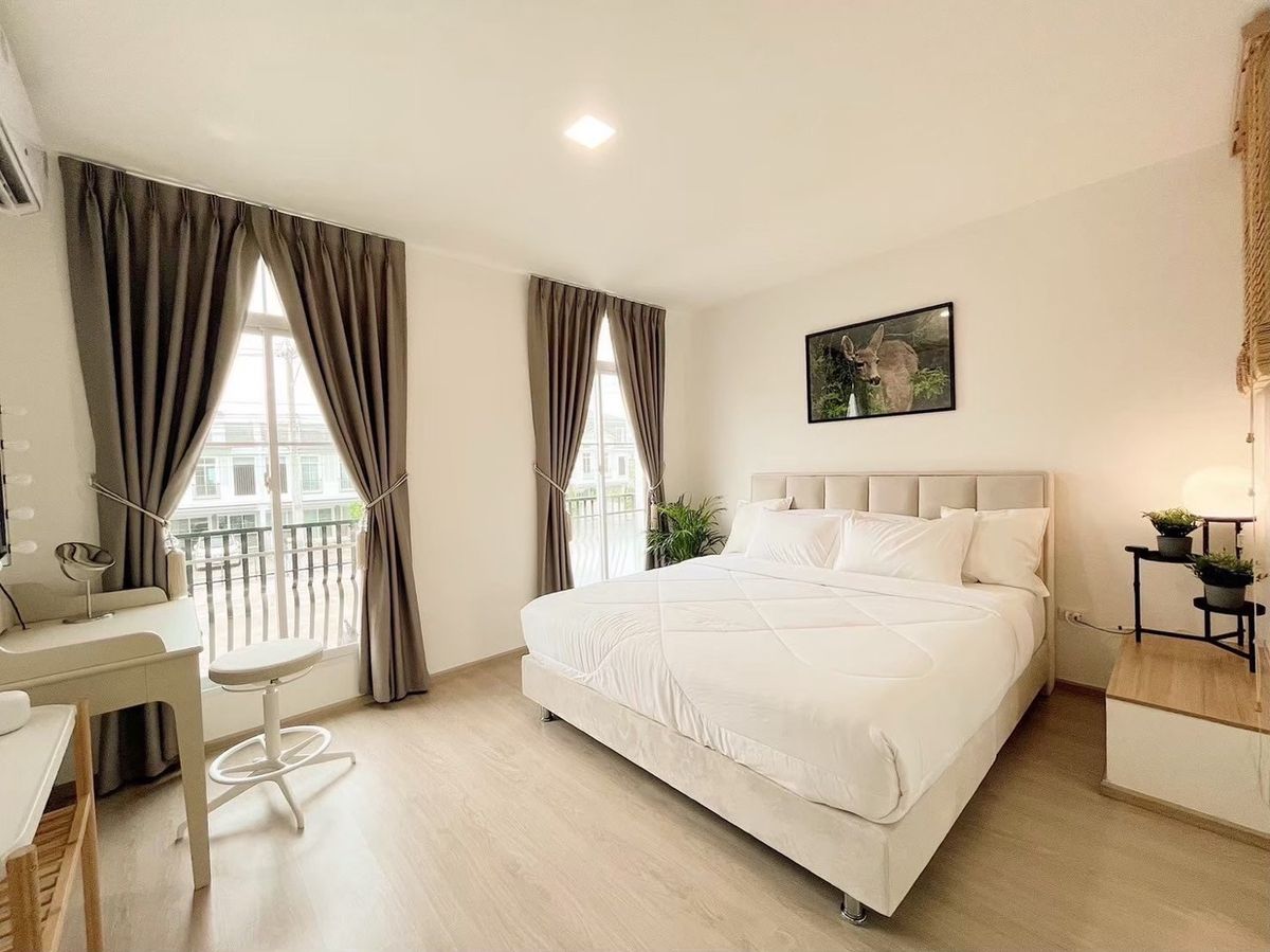 For RentTownhomeBangna, Bearing, Lasalle : 💥ForRent💥3Bed • Indy2 Bangna Ramkhamhang2 🏡 Near Mega Bangna‼️  Ready to move in ‼️  Fully Furnished ✨