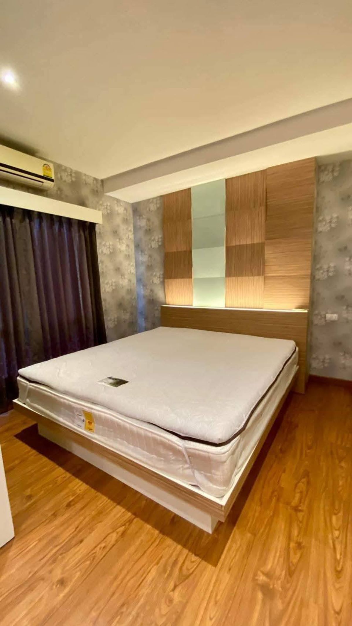 For RentCondoChiang Mai : Prayt Condo, 6th floor, corner room