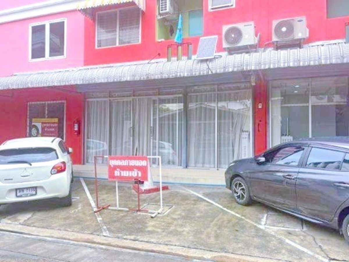For RentOfficeRama 8, Samsen, Ratchawat : Central Ladprao 3.9 km. Soi Inthamara2-13 BTS SaphanKhwai 700m. Office for rent 21sq.m. 1bed 1bath R