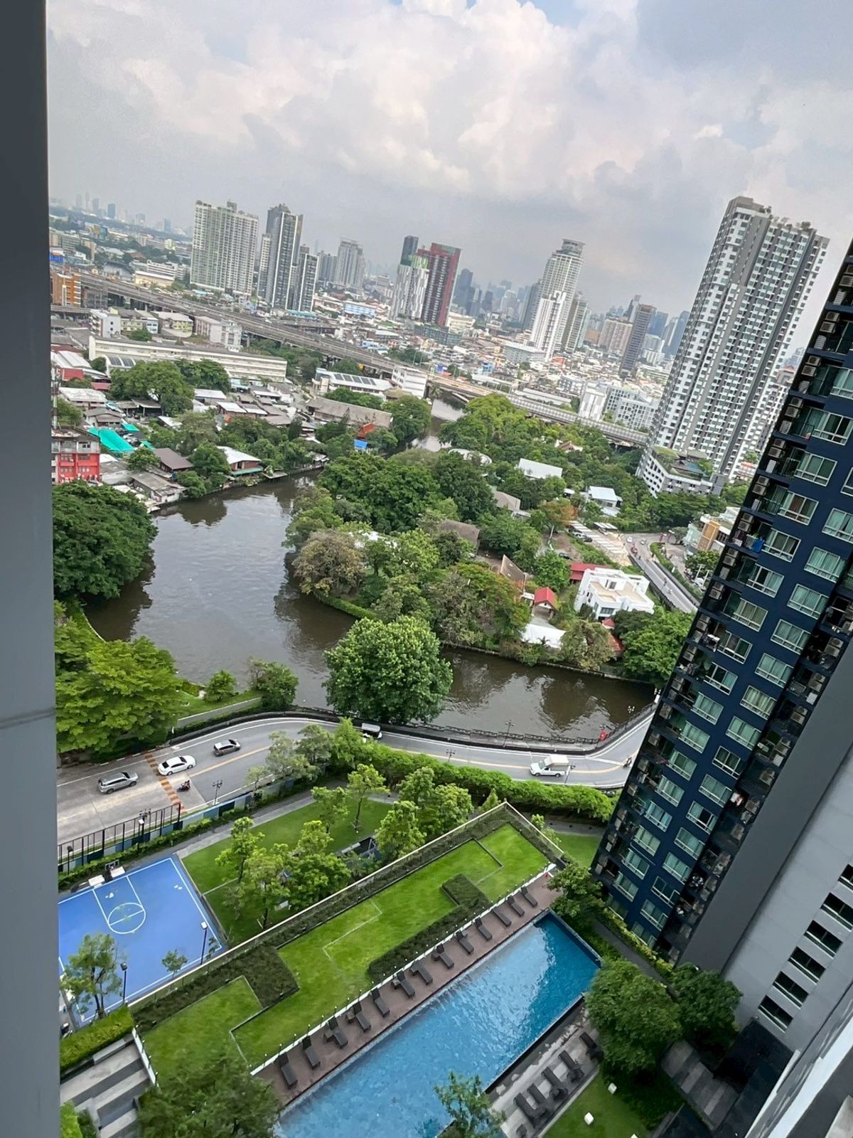 For RentCondoOnnut, Udomsuk : The Base Sukhumvit 77🛋️ Pool View