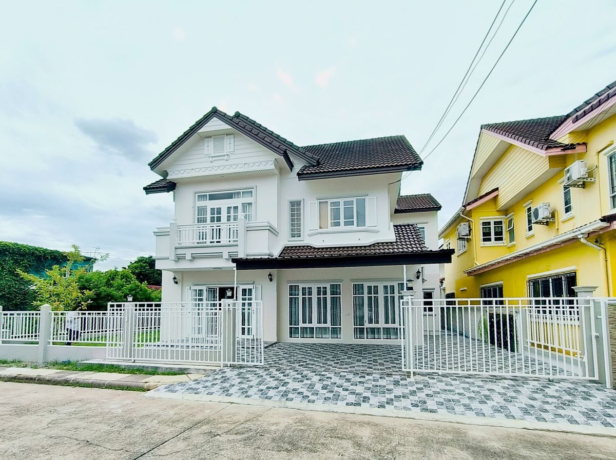 ขายบ้านมีนบุรี-ร่มเกล้า : บ้านเดี่ยวหลังมุม ใกล้รถไฟฟ้า ถนนรามคำแหง 190/1  ใกล้โฮมโปร โลตัล  ระบบรักษาความปลอดภัย 24 ชม.