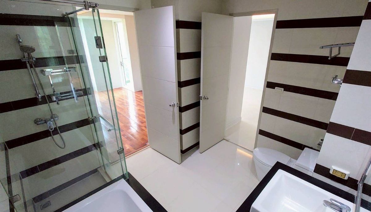 ขายคอนโดสุขุมวิท อโศก ทองหล่อ : 🏢 เบเวอรี่ 33 สุขุมวิท 33  ห้องมุม ไม่บล็อกวิว