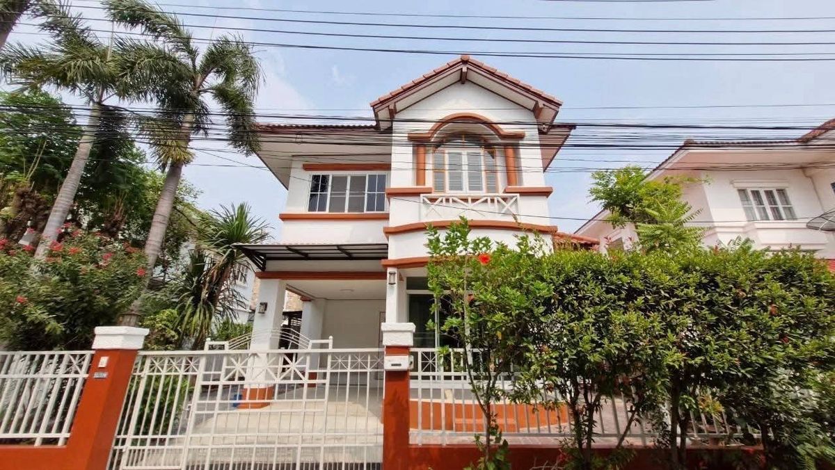 ให้เช่าบ้านปทุมธานี รังสิต ธรรมศาสตร์ : 🏡 บ้านเดี่ยว 4 ห้องนอน ใกล้รถไฟฟ้าคูคต เดินทางสะดวก – เพียง 25,000 บาท/เดือน