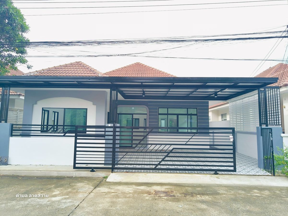 ขายบ้านปทุมธานี รังสิต ธรรมศาสตร์ : บ้านเดี่ยวโซนลำลูกกาคลองสาม บ้านชั้นเดียว เนื้อที่  60 ตรว.3 ห้องนอน 2 ห้องน้ำ ใกล้โรงพยาบาลสินแพทย์ ใกล้แหล่งช้อปปิ้งของกินมากมาย ม.วรินทร