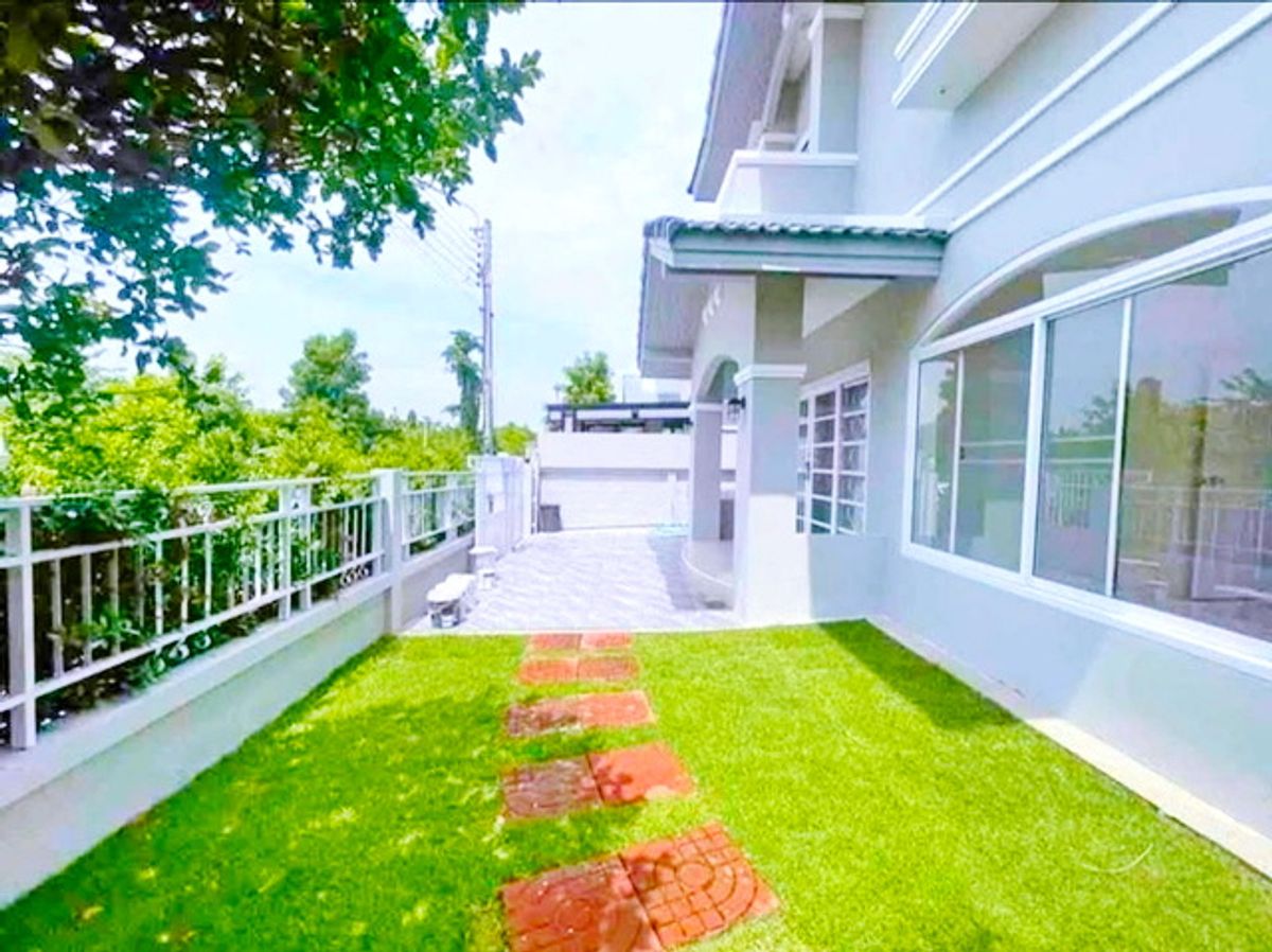 For RentHouseMin Buri, Romklao : Suwinthawong38 Lam Phakchi Temple TaladYingCharoen 1.9km. For rent FloraVille 2-storey mansion house