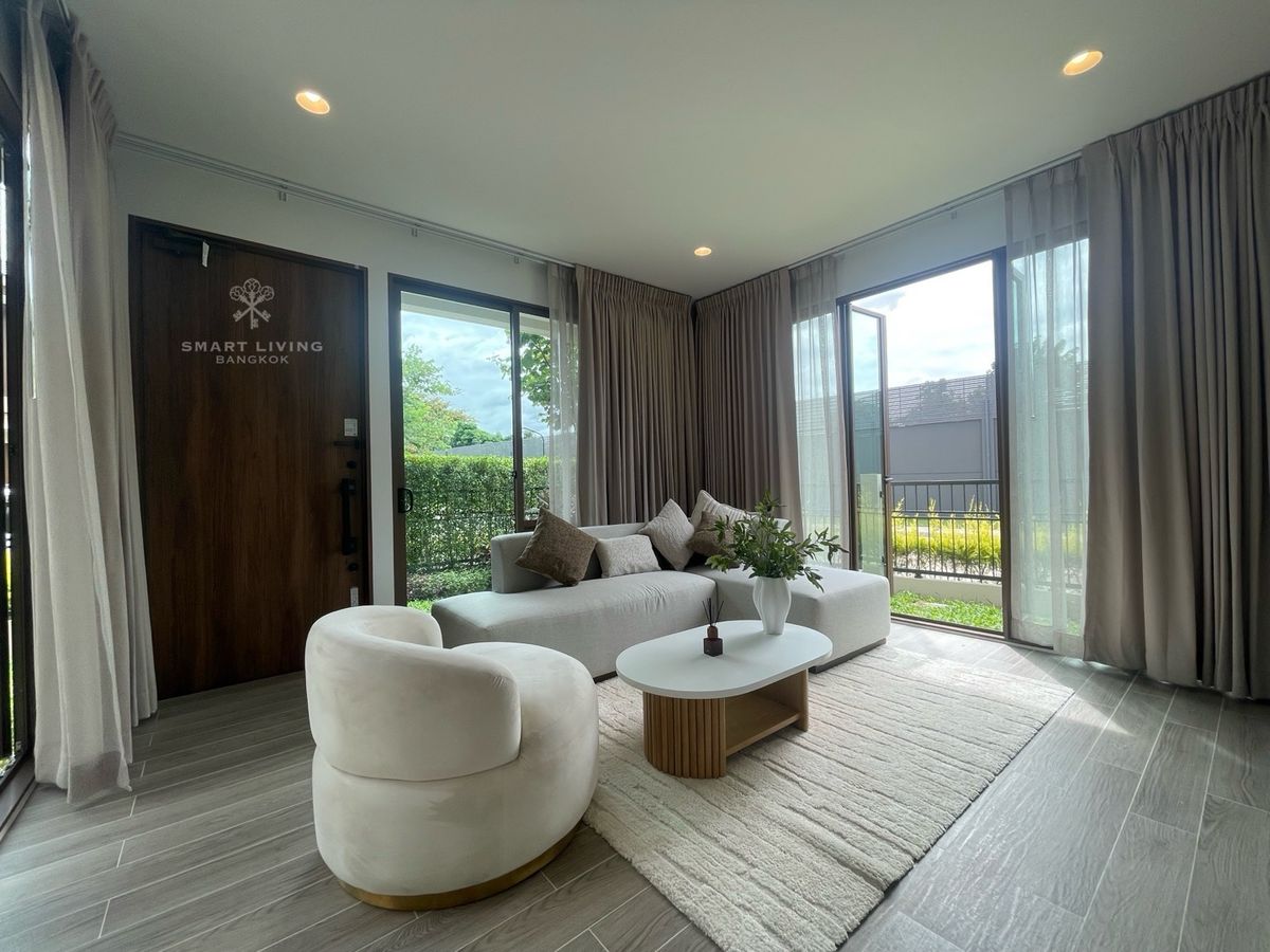 ให้เช่าบ้านพัฒนาการ ศรีนครินทร์ : ให้เช่าบ้านเดี่ยวหรู 4 ห้องนอน แปลงมุม Burasiri กรุงเทพกรีฑา มีห้องนอนชั้นล่าง ใกล้โรงเรียนนานาชาติ