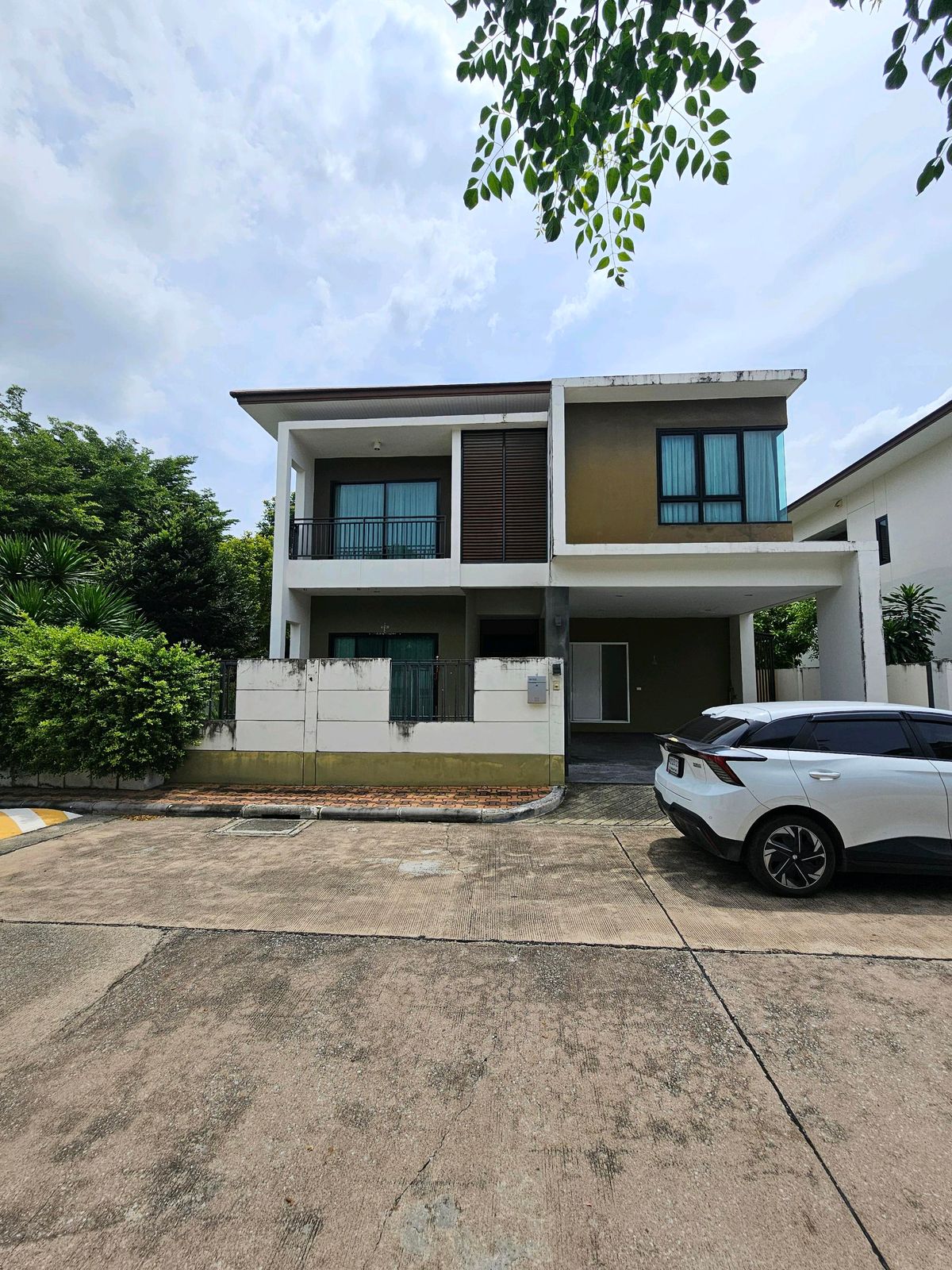 ให้เช่าบ้านพัฒนาการ ศรีนครินทร์ : 🏡 ให้เช่าบ้านเดี่ยว(บ้านเปล่า) หมู่บ้านวิลล่าอะคาเดีย ศรีนครินทร์ หลังมุม