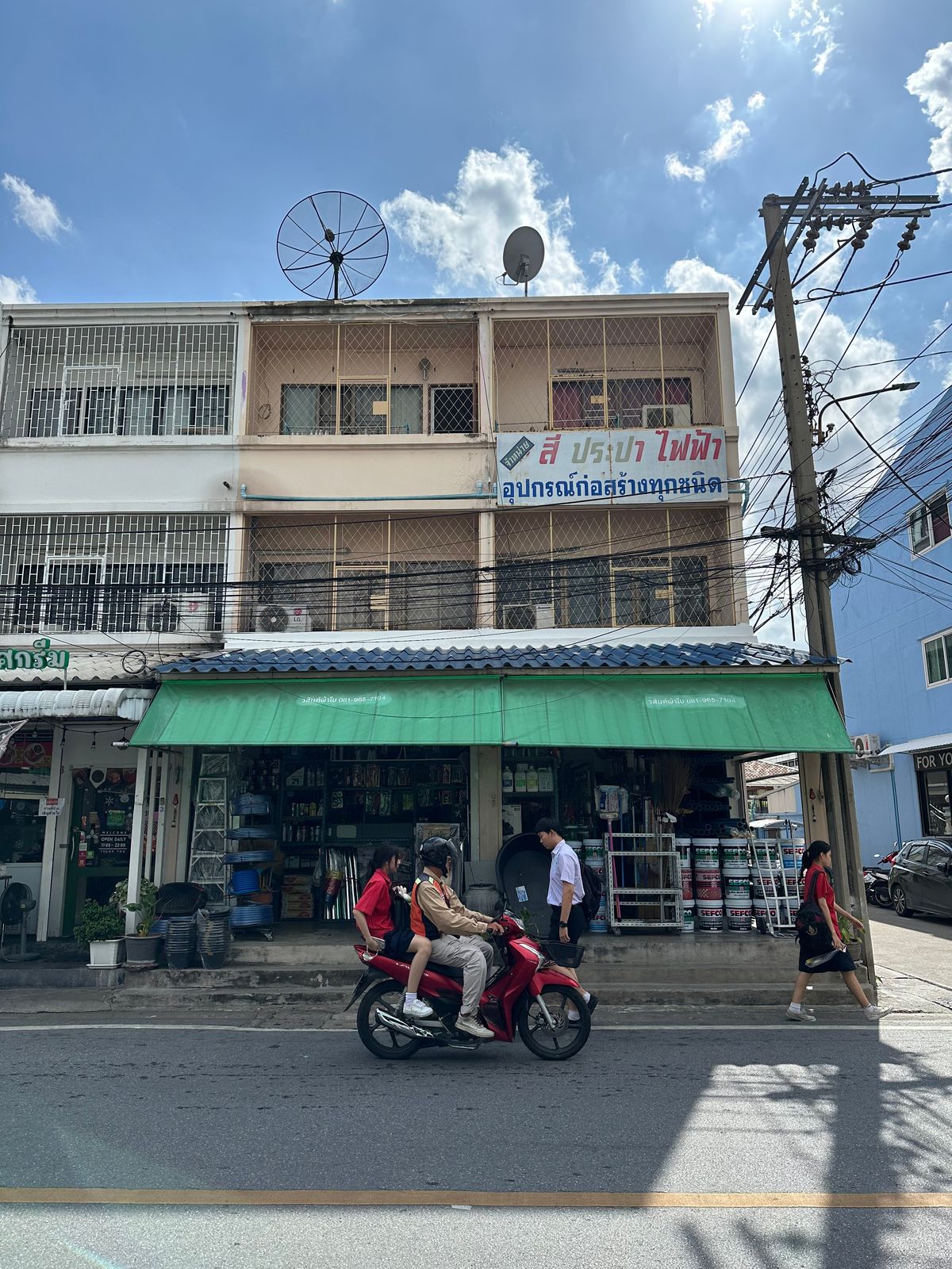 ขายอาคารพาณิชย์เกษตร นวมินทร์ ลาดปลาเค้า : อาคารพาณิชย์ 3 ชั้น (หลังมุม 2 ห้องติดกัน) ทำเลดีมาก เหมาะค้าขาย ติดตลาด ติดโรงเรียนสตรีวิทยา 2
