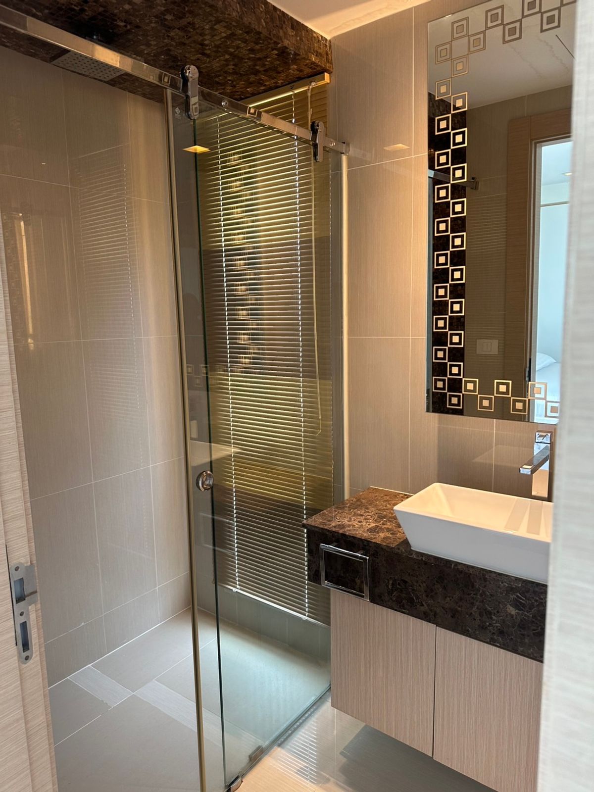 ให้เช่าคอนโดพัทยา บางแสน ชลบุรี สัตหีบ : ให้เช่าคอนโด The Palm Wongamat Beach Front พัทยา 2 ห้องนอน 2 ห้องน้ำ ชั้นสูง (S03-2077)