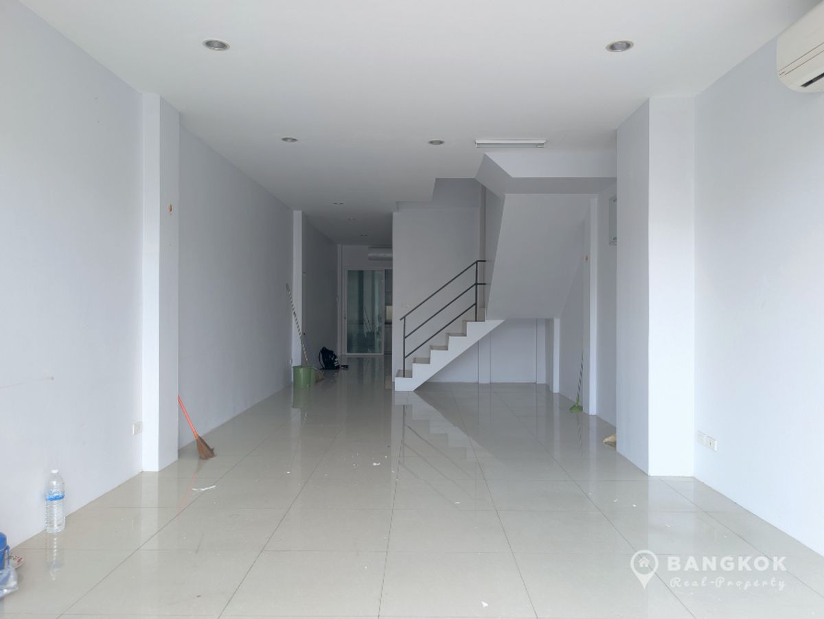 ให้เช่าโฮมออฟฟิศมีนบุรี-ร่มเกล้า : หมู่บ้าน Sammakorn โฮมออฟฟิศกว้างขวาง 4 เตียงทาวน์เฮาส์
