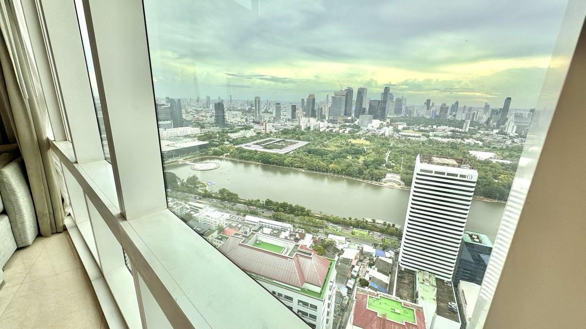 For RentCondoSukhumvit, Asoke, Thonglor : Millenium Penthouse Tower D 316 SQM for Rent !! Beautiful Benkiti Park View 🏡45 Floor! Town Down of Bangkok Near Asoke and Promphong BTS 5 Minute !! Close to Emporium Mall and Emquatier !! Super Locaton (Contact Me for Viewing 081-999-4482) Kate