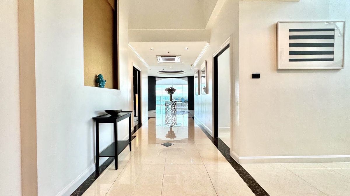 For RentCondoSukhumvit, Asoke, Thonglor : Millenium Penthouse Tower D 316 SQM for Rent !! Beautiful Benkiti Park View 🏡45 Floor! Town Down of Bangkok Near Asoke and Promphong BTS 5 Minute !! Close to Emporium Mall and Emquatier !! Super Locaton (Contact Me for Viewing 081-999-4482) Kate