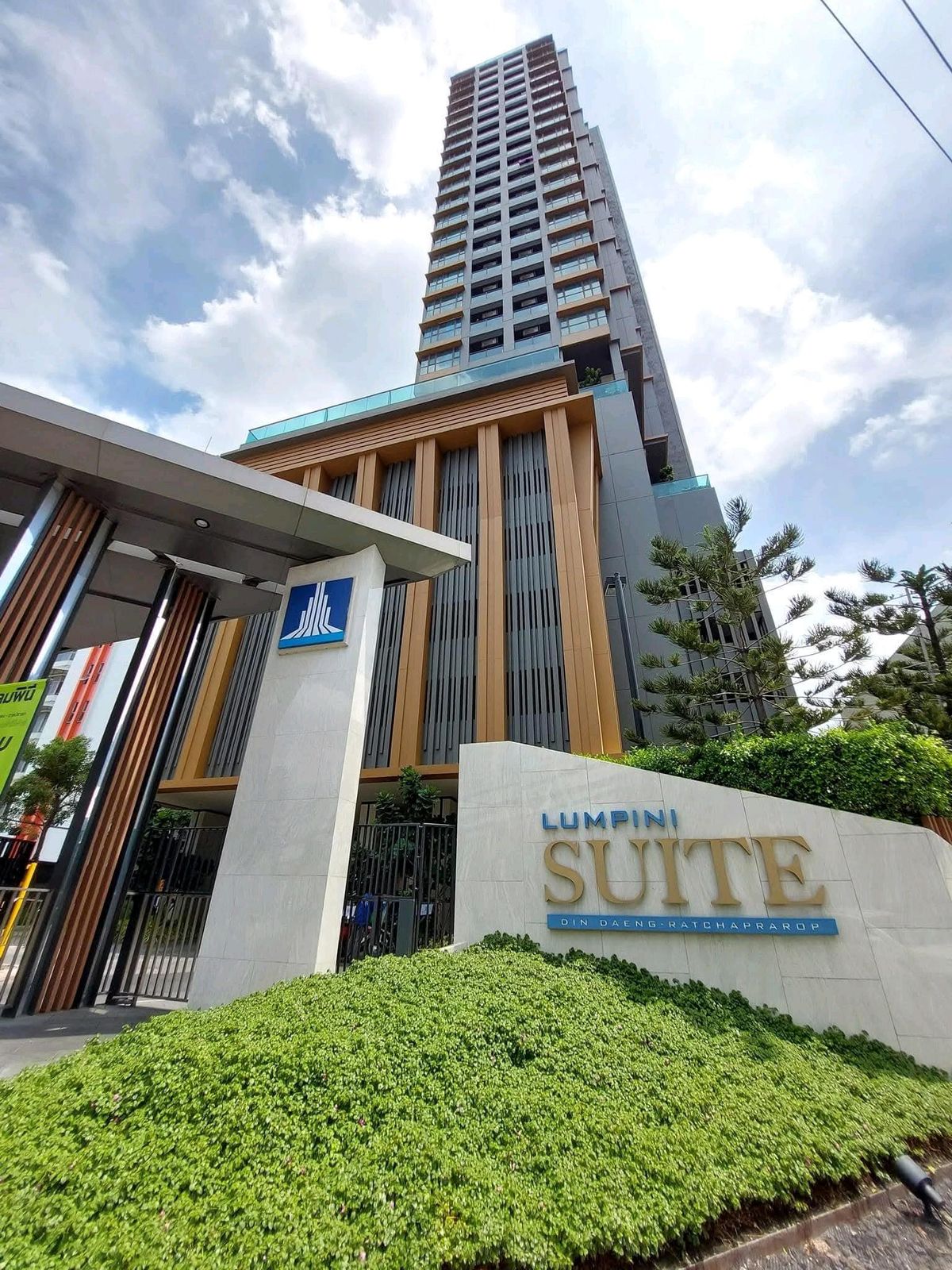 ให้เช่าคอนโดราชเทวี พญาไท : 🎉 โครงการระดับ High - End ของลุมพินี เดินทางสะดวกสบาย ใกล้ BTS อนุสาวรีย์