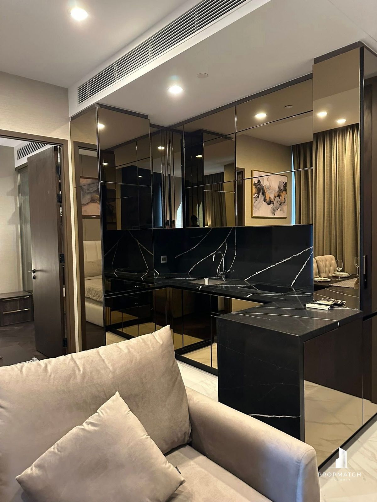 ให้เช่าคอนโดสุขุมวิท อโศก ทองหล่อ : ✨Flash Deal ✨The Esse Sukhumvit 36( 1Bed 1Bath 44SQM.) แต่งครบพร้อมอยู่ !! เพียง 55,000บาทต่อเดือน Tel.0981315848 @propmatch