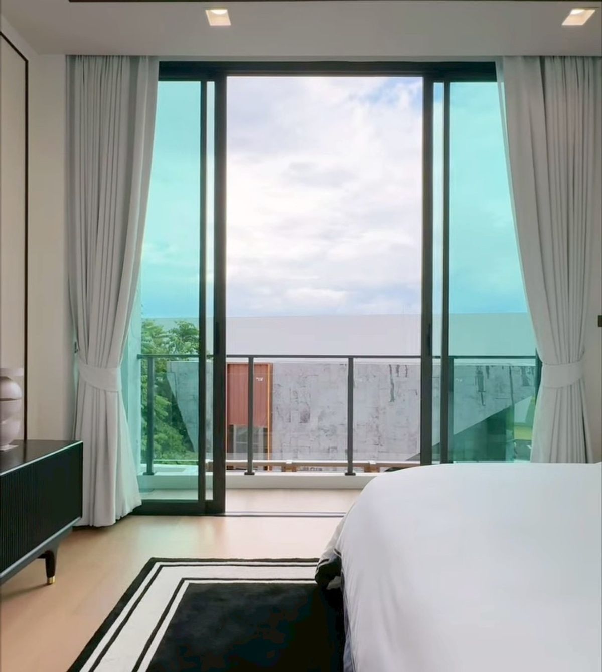 ขายบ้านลาดกระบัง สุวรรณภูมิ : โครงการ เดอะวัน ซิกเนเจอร์ บางนา-พระราม 9 (THE ONE SIGNATURE BANGNA – RAMA 9) รหัส : H8225