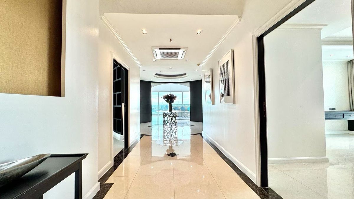 For RentCondoSukhumvit, Asoke, Thonglor : Millenium Penthouse Tower D 316 SQM for Rent !! Beautiful Benkiti Park View 🏡45 Floor! Town Down of Bangkok Near Asoke and Promphong BTS 5 Minute !! Close to Emporium Mall and Emquatier !! Super Locaton (Contact Me for Viewing 081-999-4482) Kate