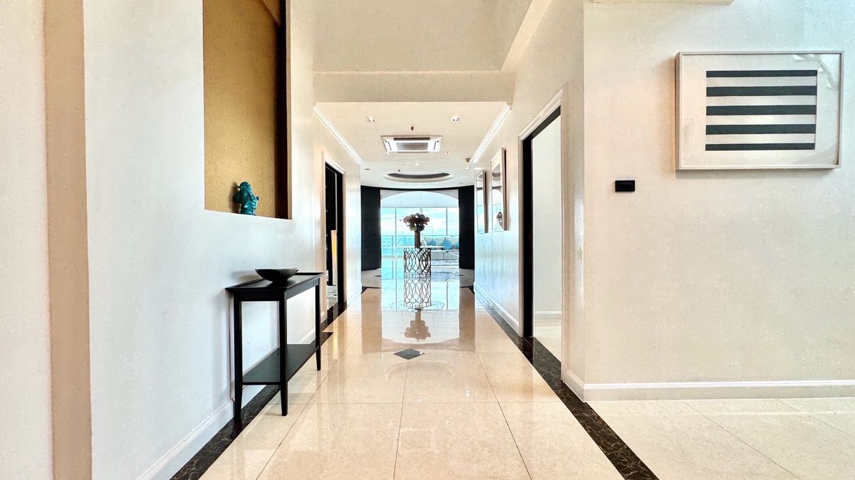 For RentCondoSukhumvit, Asoke, Thonglor : Millenium Penthouse Tower D 316 SQM for Rent !! Beautiful Benkiti Park View 🏡45 Floor! Town Down of Bangkok Near Asoke and Promphong BTS 5 Minute !! Close to Emporium Mall and Emquatier !! Super Locaton (Contact Me for Viewing 081-999-4482) Kate