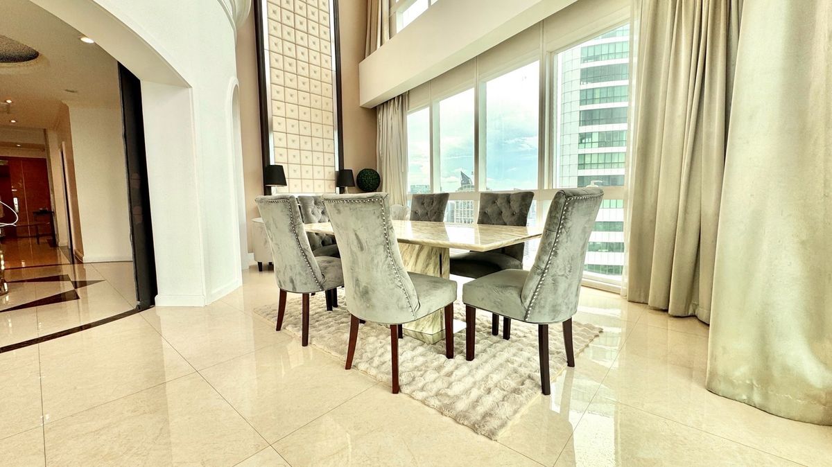 For RentCondoSukhumvit, Asoke, Thonglor : Millenium Penthouse Tower D 316 SQM for Rent !! Beautiful Benkiti Park View 🏡45 Floor! Town Down of Bangkok Near Asoke and Promphong BTS 5 Minute !! Close to Emporium Mall and Emquatier !! Super Locaton (Contact Me for Viewing 081-999-4482) Kate